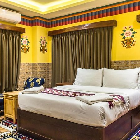 White Dragon Hotel 普纳卡 外观 照片