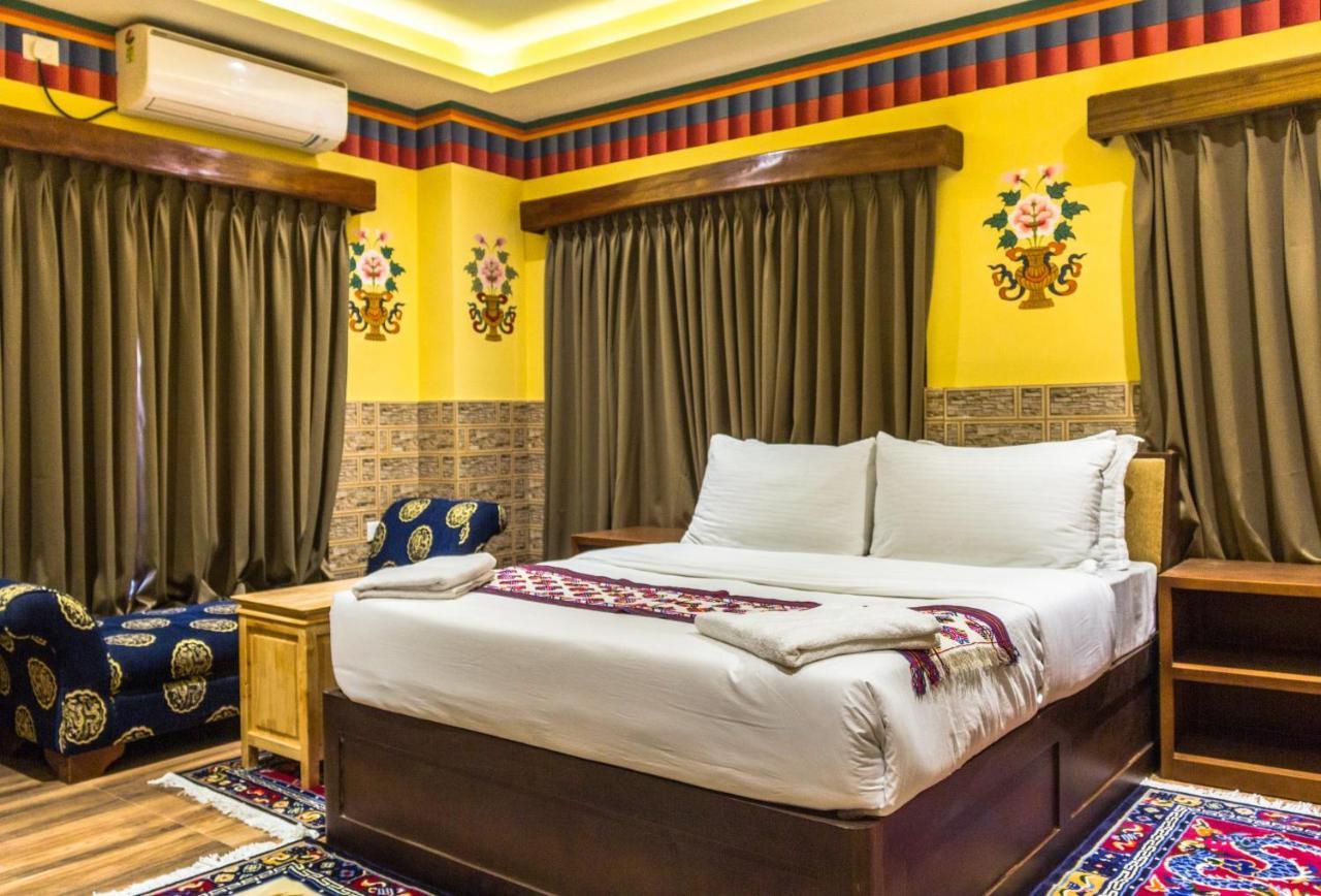 White Dragon Hotel 普纳卡 外观 照片