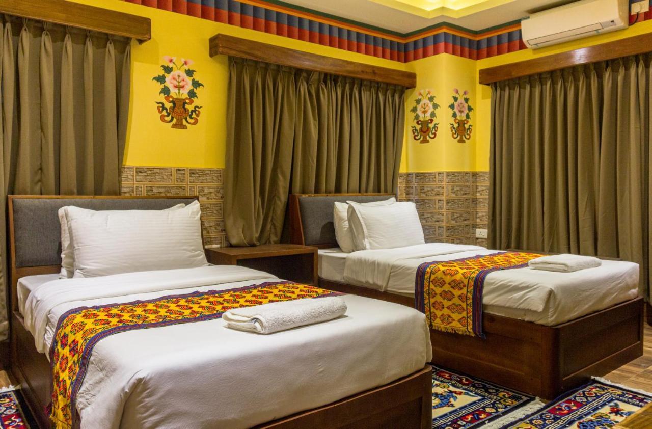 White Dragon Hotel 普纳卡 外观 照片